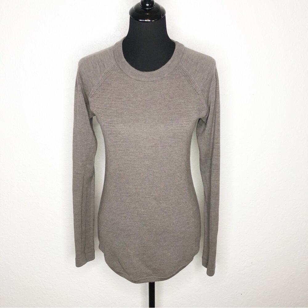 Lululemon taupe brown curved hem sweater‎